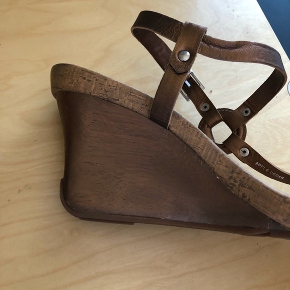 Kenneth Cole Reaction Apple Cedar Leather Wedge Sandals - Y2K Vibe - Picture 7 of 13